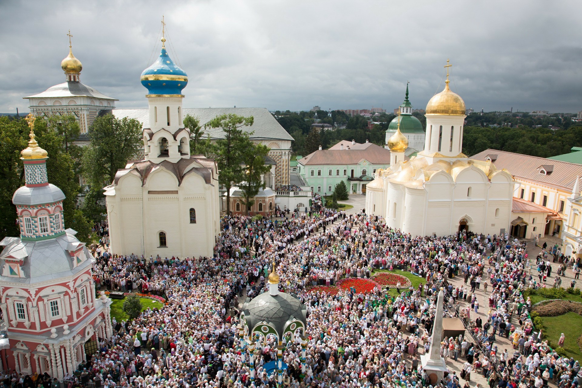 Троицкая Лавра – центр русского православия